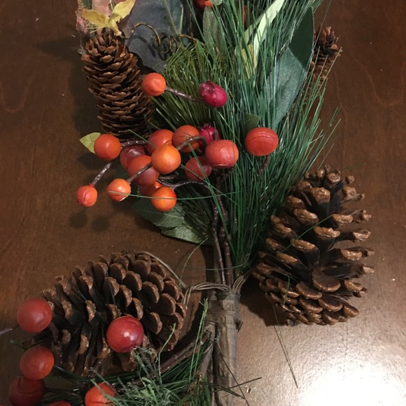 2'ft 4"in Fall Floral Pine & Pinecone Swag with berries - Picture 3 of 4